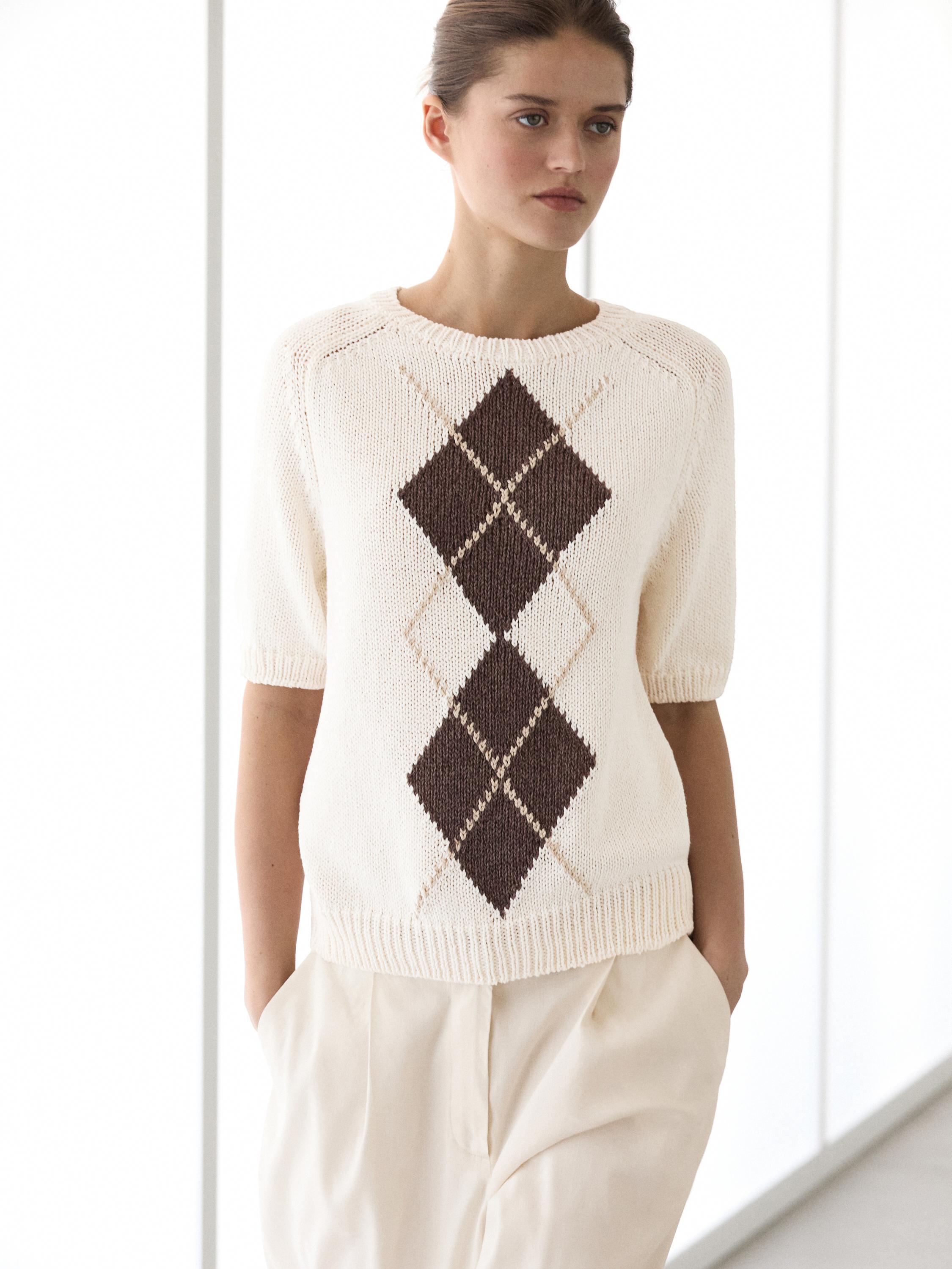 Short sleeve knit argyle sweater